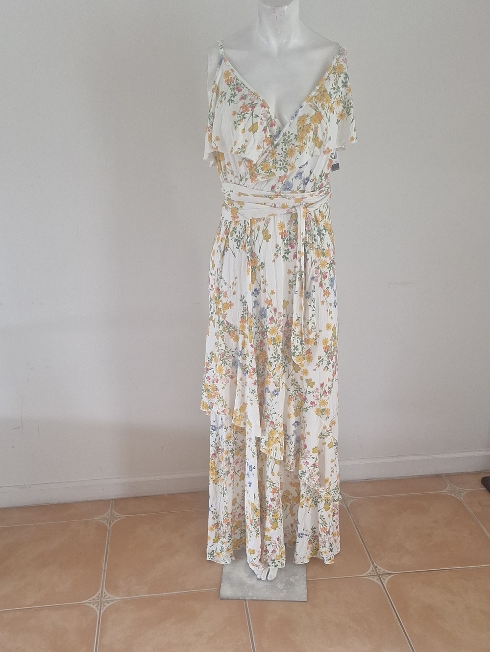 sofia by sofia vergara Gorgeous White Yellow Floral Wrap Maxi Dress Sz L Or 12